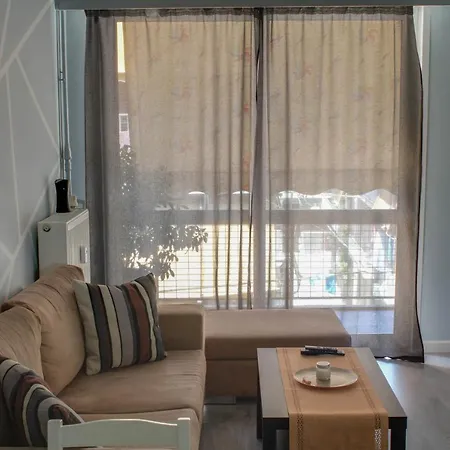 Modern Cozy In Downtown Athens
